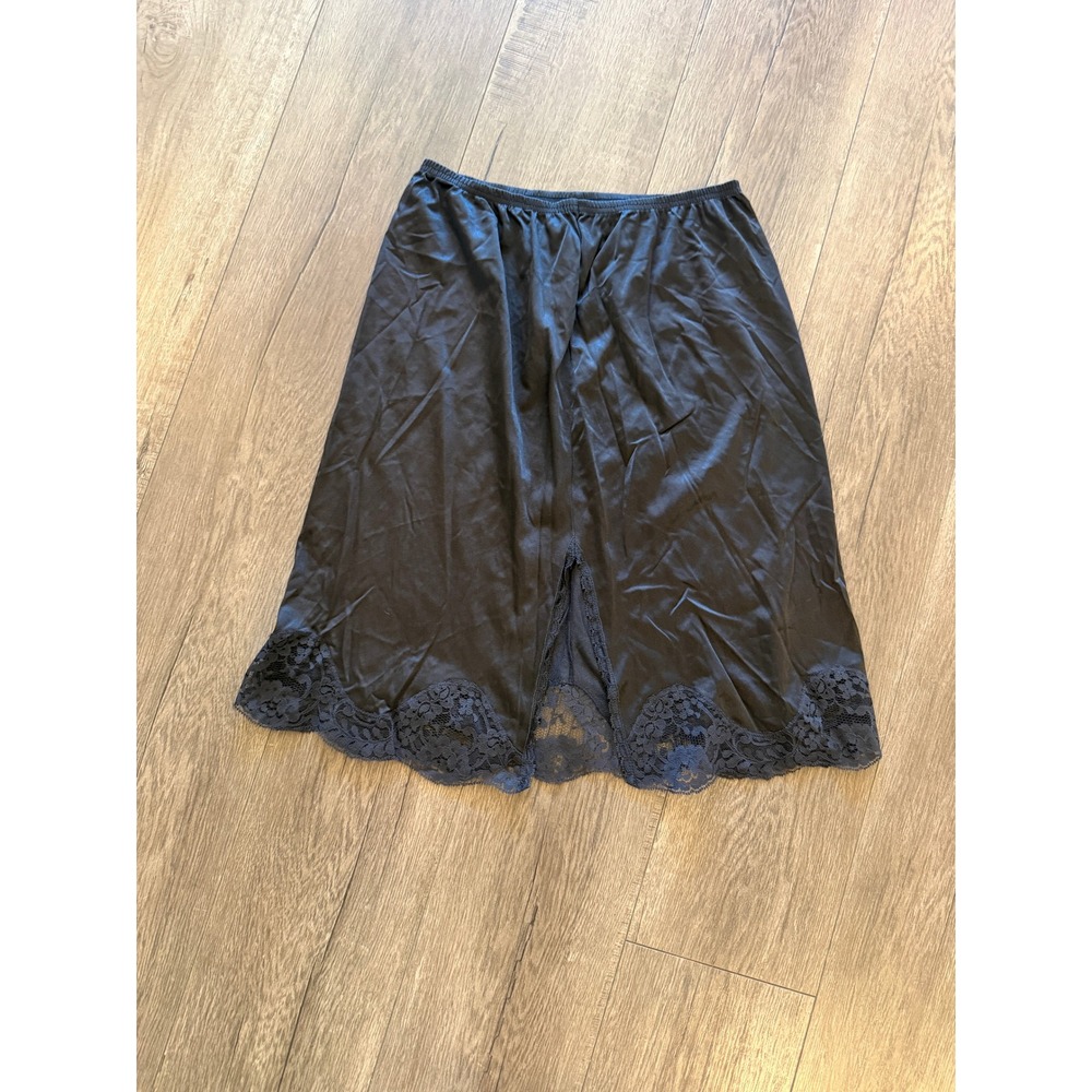 Vintage Body Lites J.C. Penney Black Lace Trim Half Slip Antron III Nylon S-22
